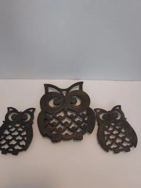 Vintage Set of 3 Cast Iron Owl Footed Trivets Hot Plates 1970s Retro Kitchen...