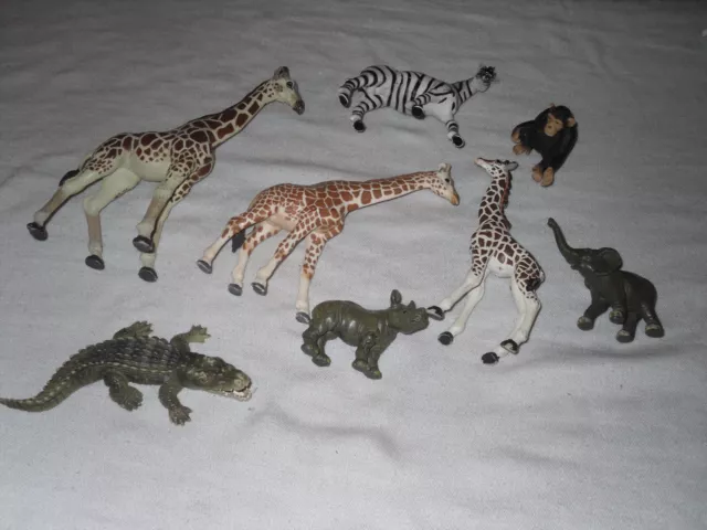 Lot de 8 ANIMAUX SAUVAGES  PAPO et  SCHLEICH