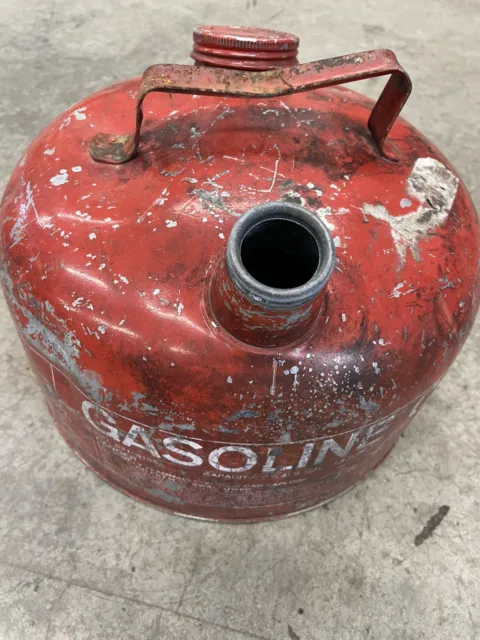 BS2 vintage Napa 2 1/2 Gallon Round Metal Red Gas Fuel Can galvanized