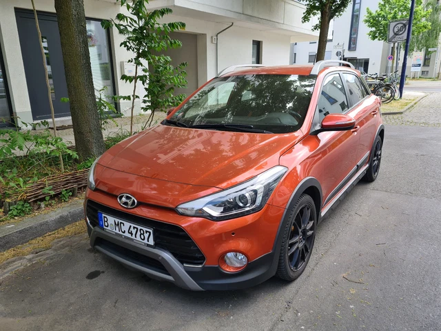Hyundai i20 Active 1.0 T-GDI Hyundai i20 Active 1.0 T-GDI