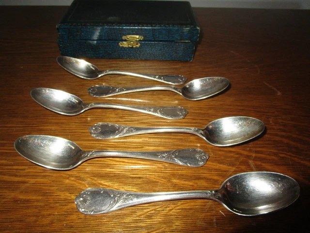 Christofle. 12 cuillères à café ou à dessert en métal argenté