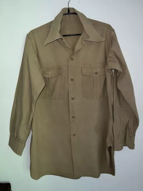 Militaria : ancienne chemise de l'armée sable avec cachet militaire N° 2