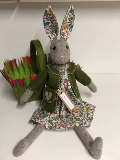 Bambola coniglio in feltro fatta a mano stile Luna Molly Brett ""Bramble"" Pasqua, regalo