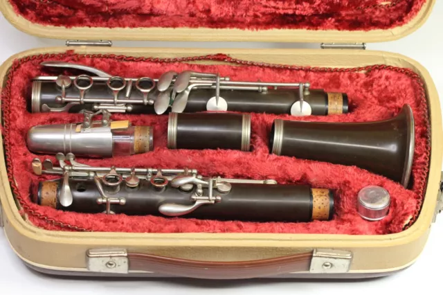 1937 Vintage 17 Key Bakelite High Quality Clarinet excellent condition