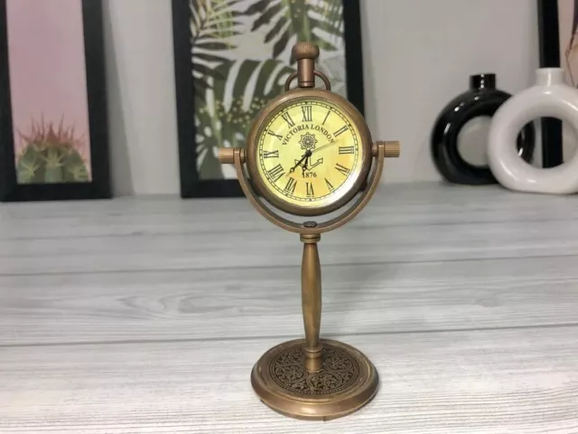 Elegante reloj de mesa de latón estilo trofeo reloj de escritorio 6" para decoración de oficinas y hogares