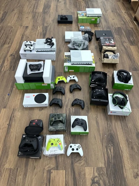 1 Lot 9 Microsoft Xbox with other Accessories 1 Lot 9 Microsoft Xbox with other Accessories