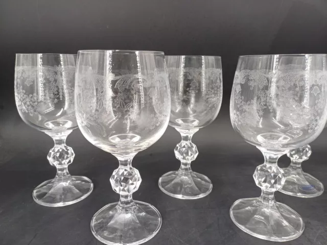 JOLIE SERIE DE 8 VERRES A VIN EN CRISTALLIN Gravé DECOR FLEURS SUPERBE ETAT