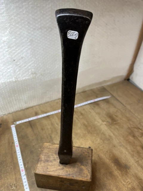P6- ANCIENNE Enclume bigorne 4,7kg outil de métier de forgeron EUR 45,00 - FR