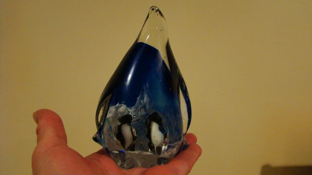 PAPERWEIGHT GLASS SNOW Globe PENGUIN Mother w Babies in Belly Hand ...
