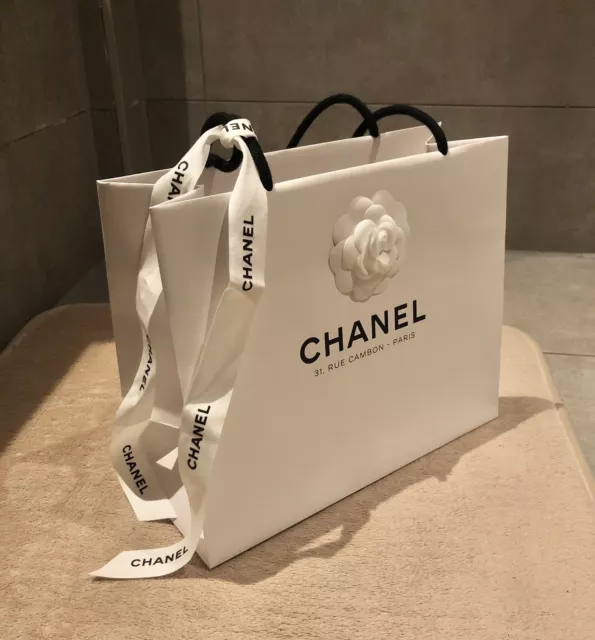 CHANEL RUE CAMBON Paris Paper Carrier Bag / Shopping Bag Flower
