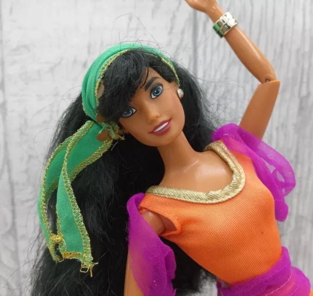 Esmeralda hotsell barbie 90s