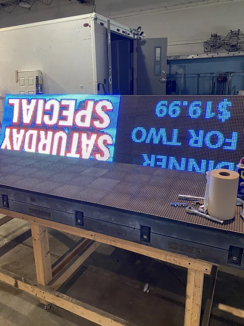 2 used led signs outdoor full color , comes with tons of parts