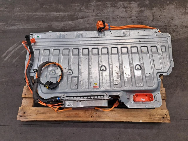 Volvo v60 clearance hybrid battery