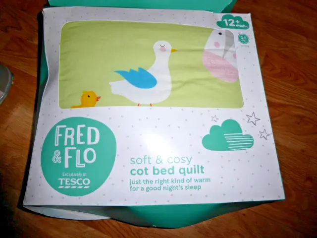 FRED & FLO COT BED QUILT 3.5 TOG AGE 1 YEAR +  120 x 100 cm FARM THEMED  *NEW*