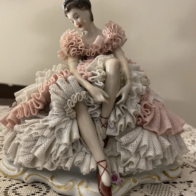 DRESDEN VOLKSTEDT PORCELAIN Lace Dress Ballerina Sitting Figurine
