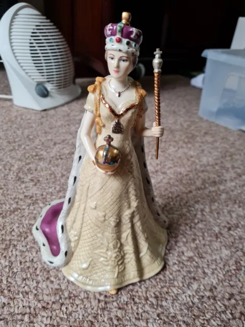 Spode Figurine Queen Elizabeth 11 The Diamond Jubilee 2012 Limited Edition