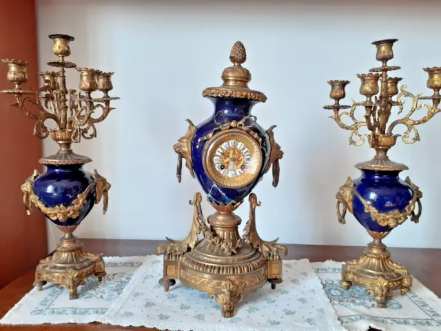 Trittico Porcellana Bronzo 2 Candelabres & Pendule mouvement Bernard Lyon PARIS