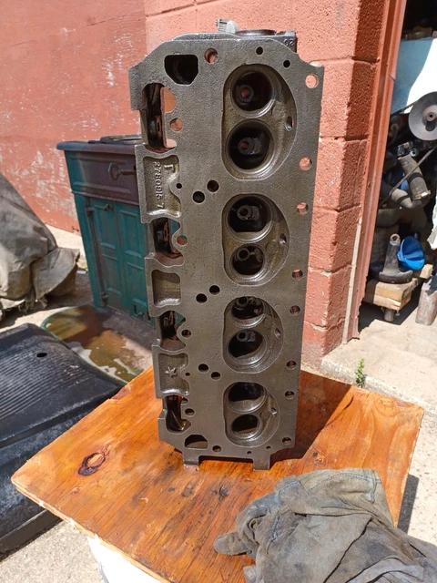 Mopar 915 Bare Cylinder Head Closed Chamber Big Block Engine Dodge Plymouth RARE