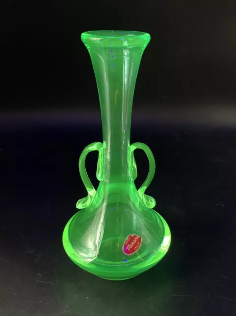 Alte Uranglas Henkelvase Vase; Murano; D11/5.5cm, H24cm, 0.81kg
