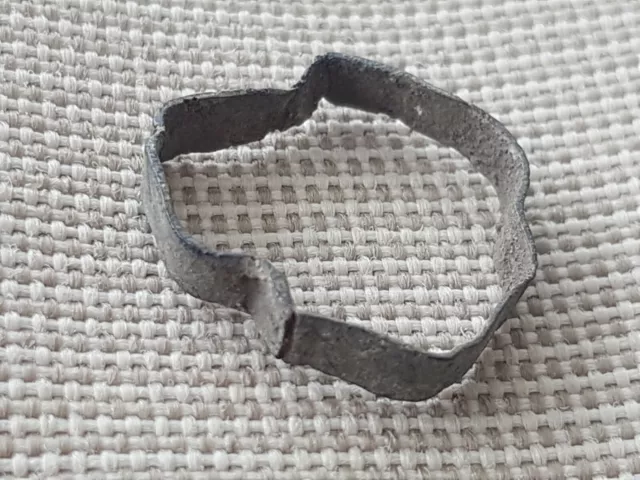 Post Medieval copper alloy ring damaged/bent in age Please read description L70m