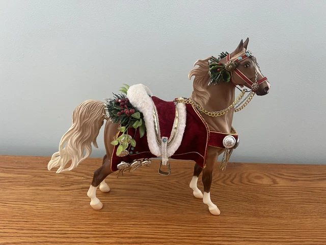 O. BREYER 2013 HOLIDAY ON PARADE Breyer Holiday Horse On