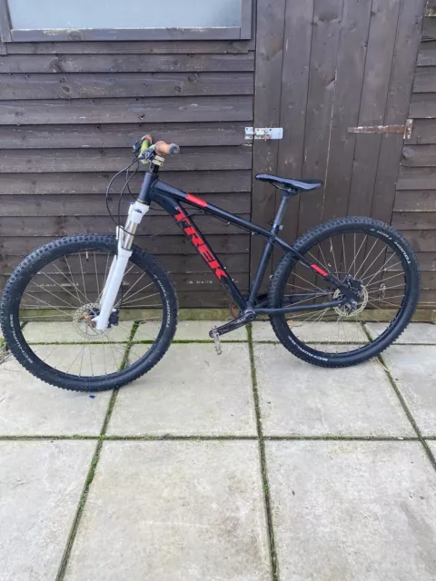 Trek marlin on sale 7 negra