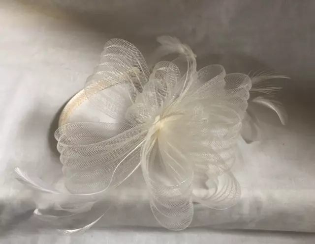 VINTAGE Womans Cream Fascinator Headband with Feather