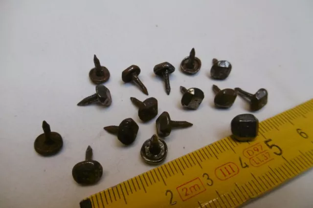 Anciens clous en acier tête bossette (100) pour sabots de bois brodequins (SB1)