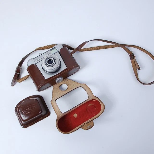 Macchina fotografica analogica Koroll 35 Bencini modello 5 con custodia in pelle