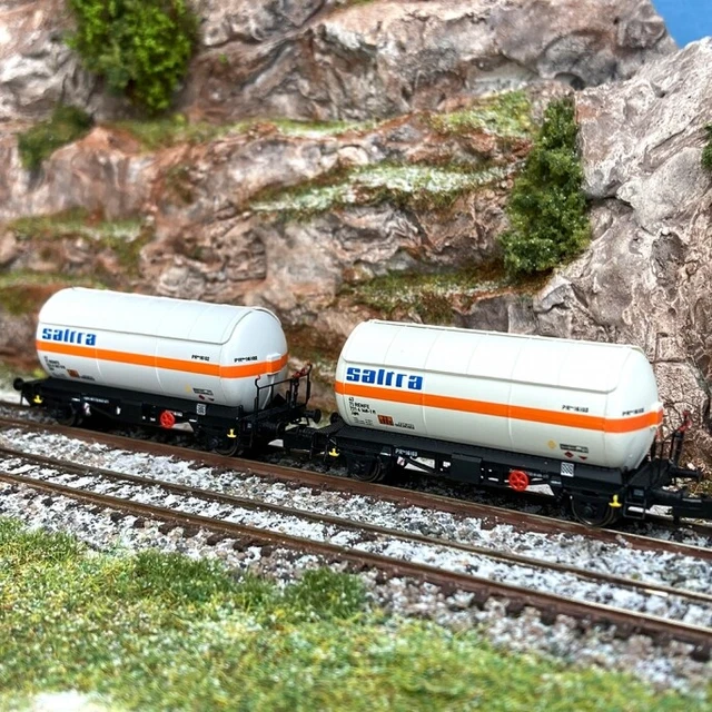2 wagons couverts JPD livrée rouge brun Cantabrasil, Renfe - ARNOLD