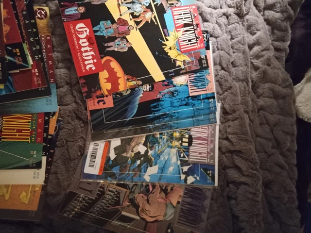 BATMAN LEGENDS OF THE DARK KNIGHT #1 Variants Yellow 4