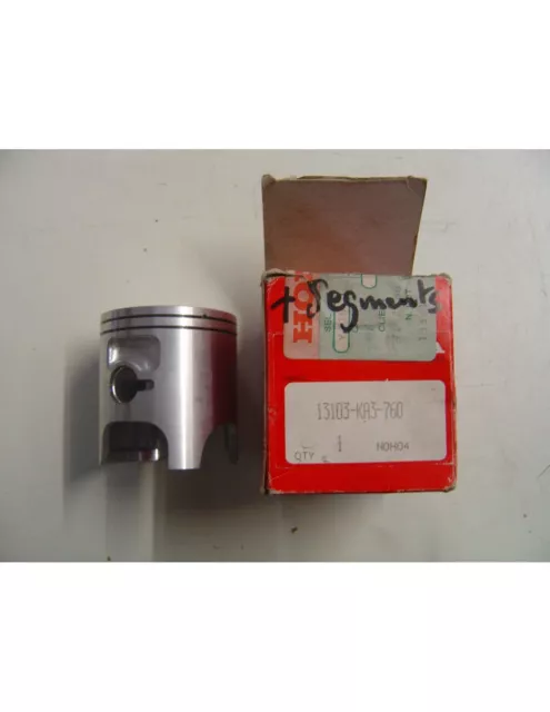 Un piston cote 050 pour CR125R 85 avec segments 13129KA3760 possibilité de li