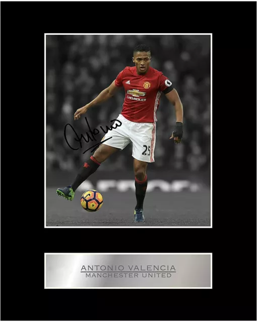 Antonio Valencia Poster Con Autografo 45X32Cm Man United
