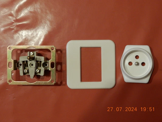 Prise 220 v Chambord Legrand 87055