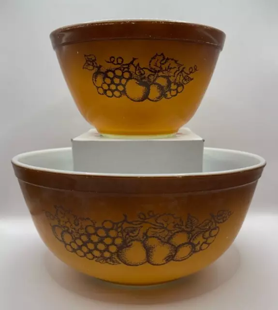 Vintage Lot of 2 Pyrex Old Orchard Brown Bowls - #401 (1.5 PT) & #403 (2.5 QT) Vintage Lot of 2 Pyrex Old Orchard Brown Bowls - #401 (1.5 PT) & #403 (2.5 QT)