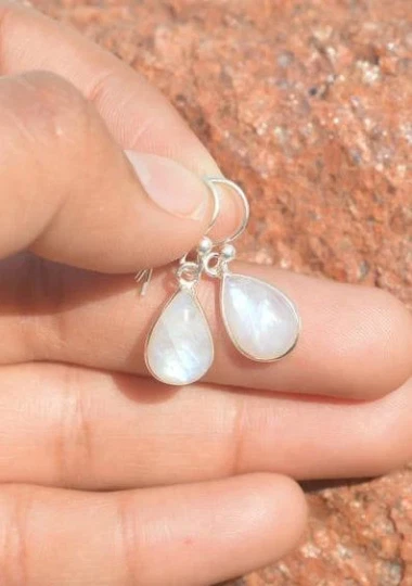 White Rainbow Moonstone 925 Silver Teardrop Shape 1 Pair Hook Earring