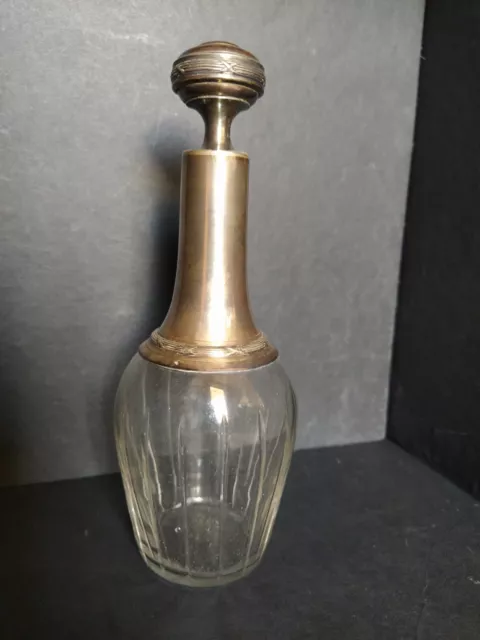 Ancienne carafe en cristal et métal argenté Style Louis XVI