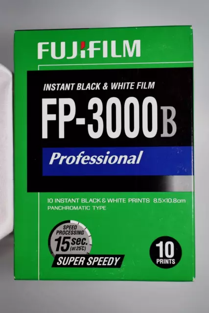 FujiFilm FP-3000B Instant B+W PANCROMATIC. EXP 2014-12. 10 PRINT PER PACK. "NEW"