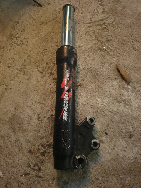 Bras De Fourche Gauche Pour MBK Booster 1999-2006 - Pièce D'Occasion