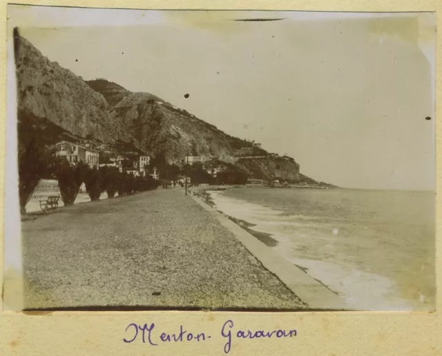 Vue de Menton-Garavan (Alpes-Maritimes). Tirage citrate circa 1902-05.