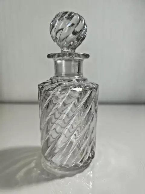 Superbe flacon en cristal de Baccarat modèle bambou tor 18 cm