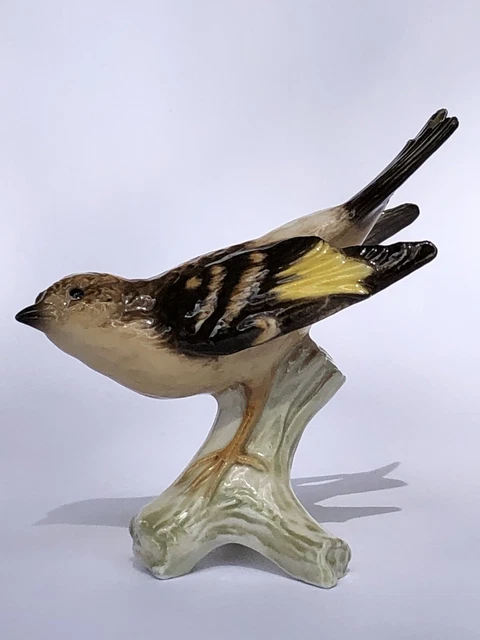 Superbe ancienne FIGURINE OISEAU CHARDONNERET en porcelaine de GOEBEL en TBE