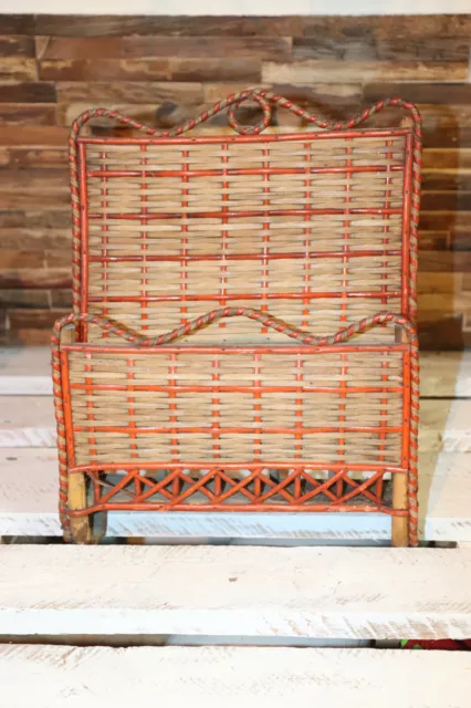 Range courrier trieur porte lettre ancien en rotin ,osier , bois