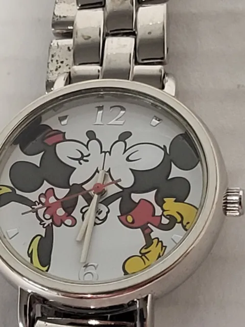 Vintage Working Disney Mickey & Minnie Mouse Kiss Watch Accutime Japan Movement