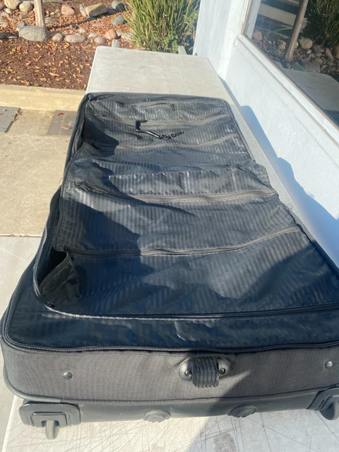 Tumi Black Alpha Wheeled Garment Bag 2233D3 Extended Trip Rolling Wardrobe 6