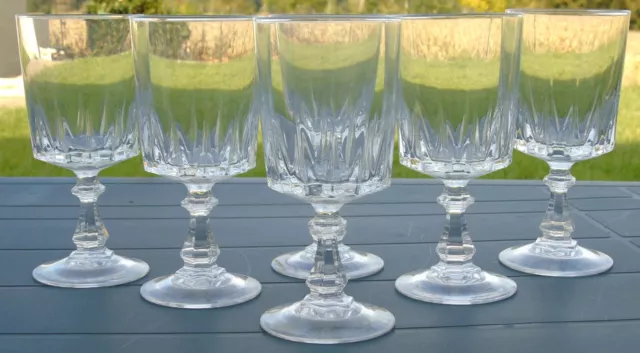 Service de 6 verres à vin blanc en cristal d'Arques, modèle Louvre Haut. 12,5 cm
