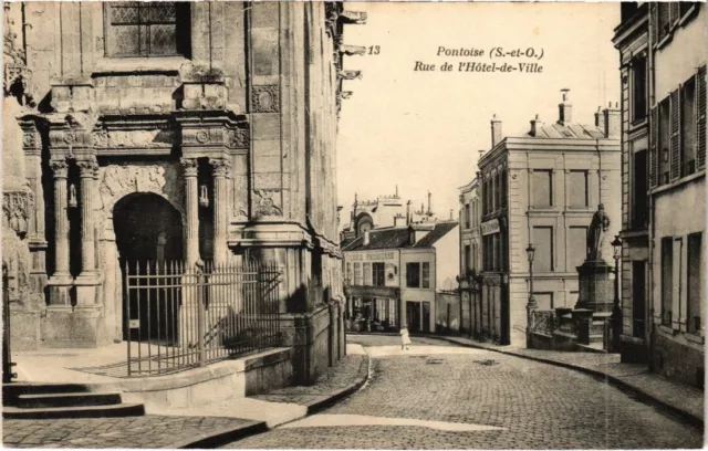 CPA PONTOISE - Rue de l'Hotel-de-Ville (68836)