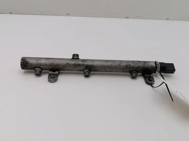 Mercedes-Benz W211 Kraftstoffverteiler Einspritzleiste Verteilerrohr A6420700695