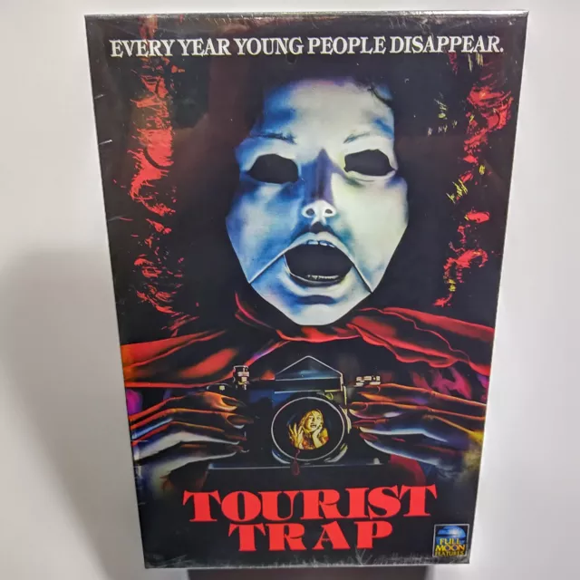 TOURIST TRAP: VHS Retro Big Box - Uncut Blu-ray, DVD, Figurine *Free ...