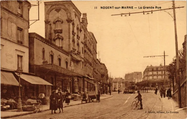 CPA NOGENT-sur-MARNE La Grande Rue (869532)